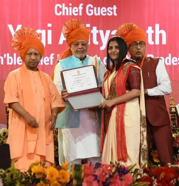 Ms. Shreya Jain was a testament to her outstanding academic accomplishment.